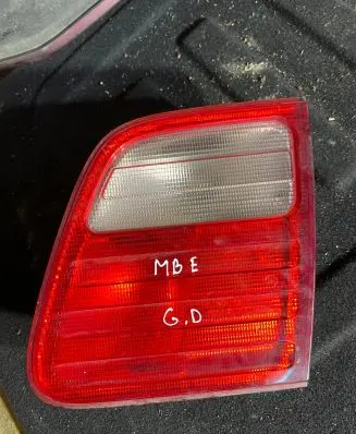 Mercedes-Benz E W210 Tailgate rear/tail lights A2108202464