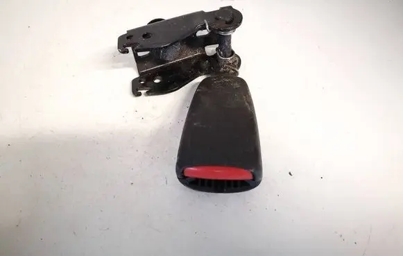 Volvo XC70 Rear seatbelt buckle 