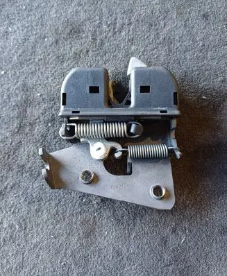 BMW 5 F10 F11 Seat back rest lock catch 7112863