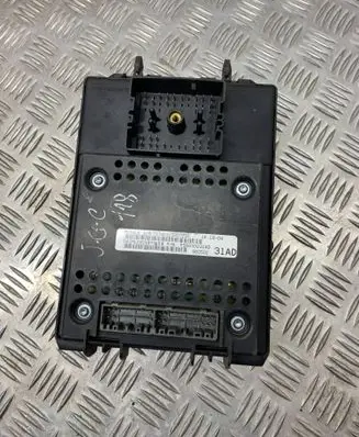Jeep Grand Cherokee (WJ) Fuse module P56050231AD T070H315207Z01