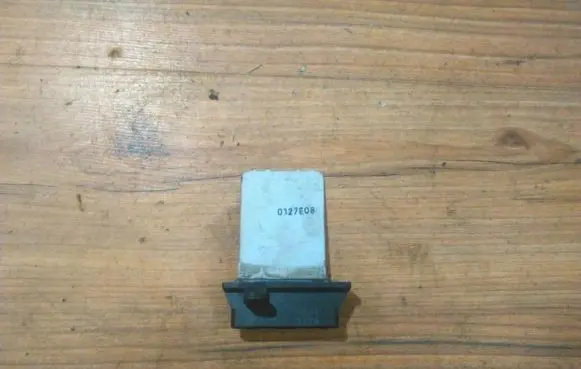Nissan Almera N16 Heater blower motor/fan resistor 0127e08