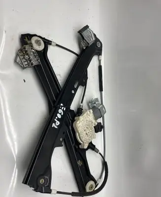 BMW 5 E60 E61 Front door window regulator with motor 7075668