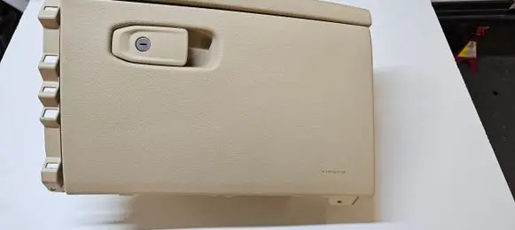 Jeep Grand Cherokee WL Glove box 6PL99TRMAF