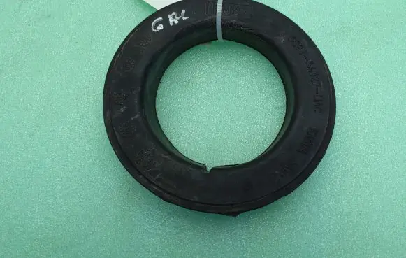Land Rover Freelander 2 - LR2 Rear coil spring rubber mount 6G915A327UAC