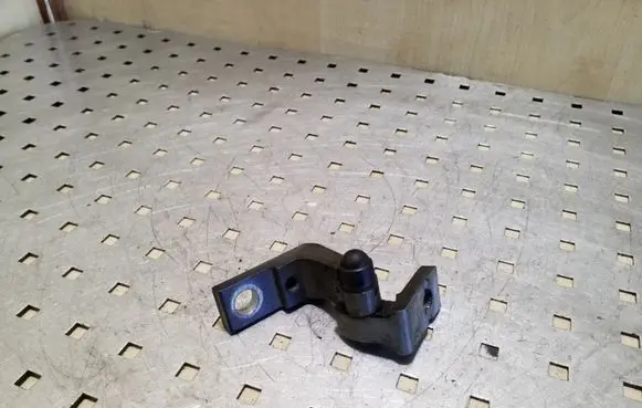 Audi Q7 4L Front door upper hinge
