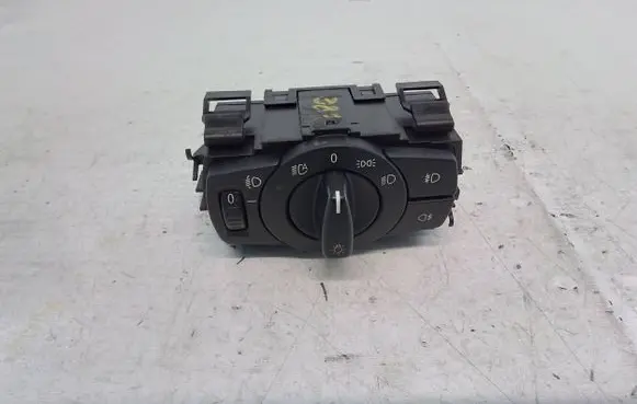 BMW 1 E82 E88 Light switch 6932792 301006109 33600101