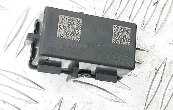 Audi A8 S8 D4 4H Keyless (KESSY) go control unit/module 4H0909131