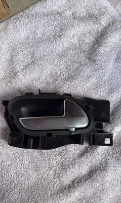 Peugeot 208 I Rear door interior handle 96555516VV
