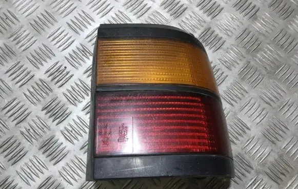 Volkswagen PASSAT B3 Rear/tail lights 333945257