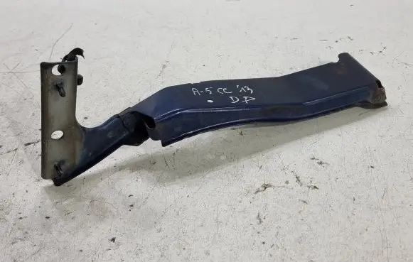 Audi A5 8T 8F Fender mounting bracket 8T0871136A