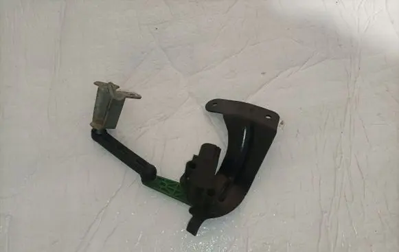 Audi A3 S3 8V Headlight/headlamp level sensor 5Q0512521G