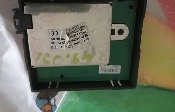 Mercedes-Benz E W212 Antenna control unit A1698200475