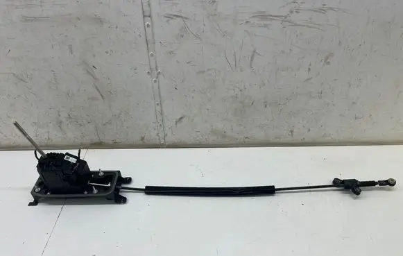 Audi Q3 F3 Gear shifter/selector 5QK713023L 5QF713266F