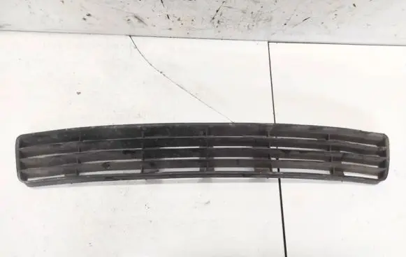 Audi A4 S4 B5 8D Front bumper lower grill 8d0807683