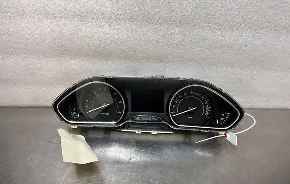 Peugeot 2008 I Speedometer (instrument cluster) 9813864080