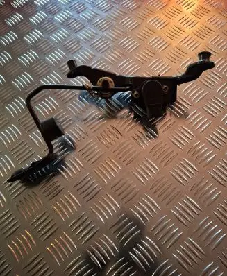 Toyota RAV 4 (XA20) Accelerator throttle pedal 8928133010