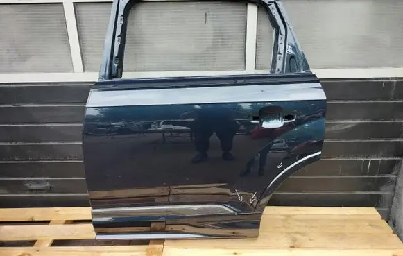 Audi Q7 4M Rear door