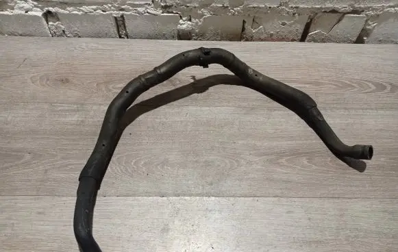 Breather/breather pipe/hose