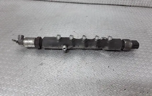Lexus IS 220D-250-350 Fuel main line pipe
