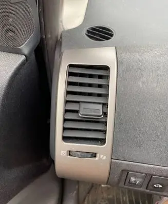 Toyota Prius (NHW20) Dashboard side air vent grill/cover trim