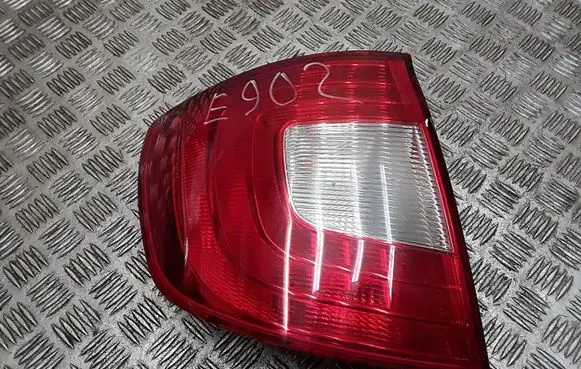 Skoda Superb B6 (3T) Rear/tail lights 3t9945095