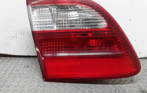Mercedes-Benz E W211 Tailgate rear/tail lights A2118201364