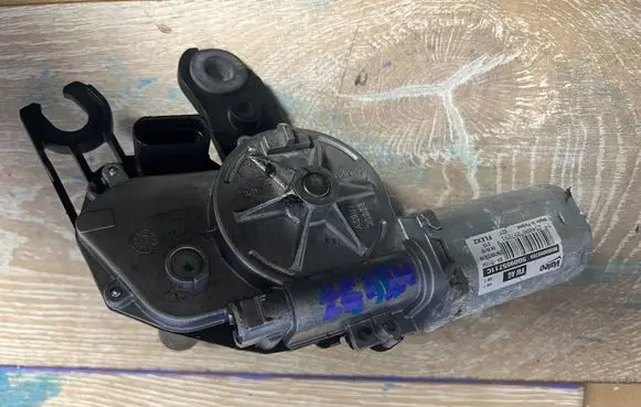 Volkswagen Polo VI Rear window wiper motor 5G0955711C