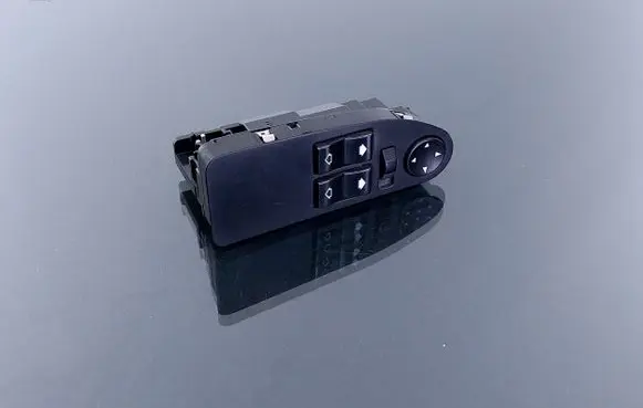 BMW 5 E39 Electric window control switch 8360887