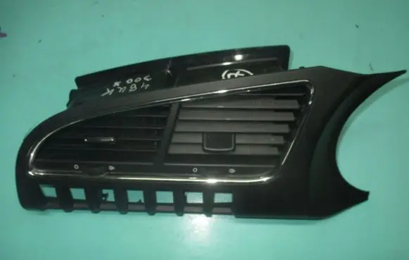 Peugeot 3008 I Dash center air vent grill 9688612677
