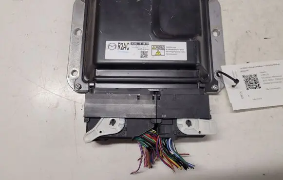 Mazda 6 Engine control unit/module R2AC18881M 2758009169