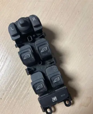 Volvo V70 Electric window control switch 30773269 03454200