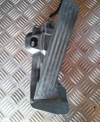 Volkswagen Golf V Accelerator throttle pedal 1K2723503M 6PV00874501