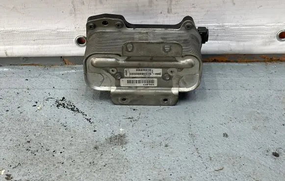 Engine oil radiator
