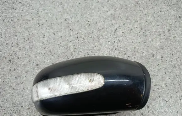 Mercedes-Benz C W203 Front door electric wing mirror 413133418