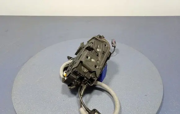 Skoda Superb B5 (3U) Front door lock 5TB837016
