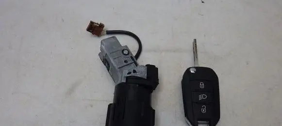 Peugeot 208 Ignition lock 9663123380
