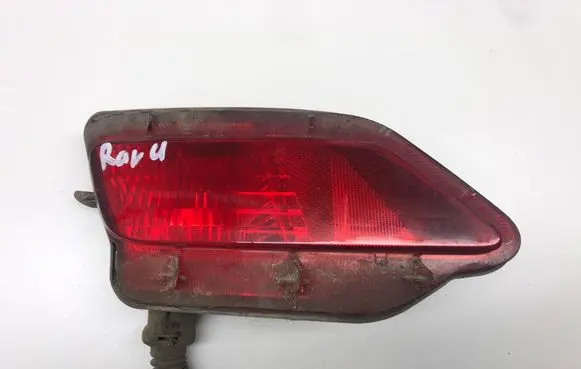 Toyota RAV 4 (XA40) Rear bumper light 