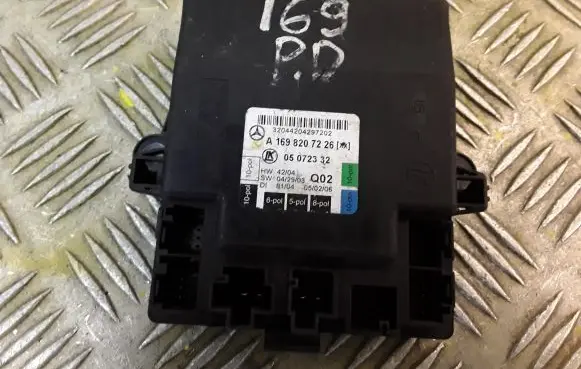 Mercedes-Benz A W169 Door control unit/module 1698207226 A1698207226