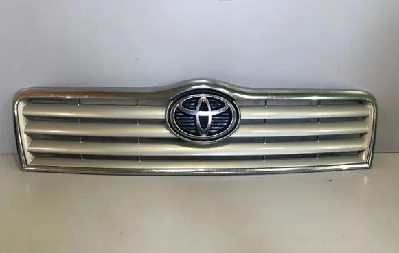 Toyota Avensis T250 Front bumper upper radiator grill 531140D060