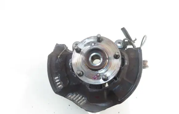 Toyota Auris 150 Front wheel hub spindle knuckle