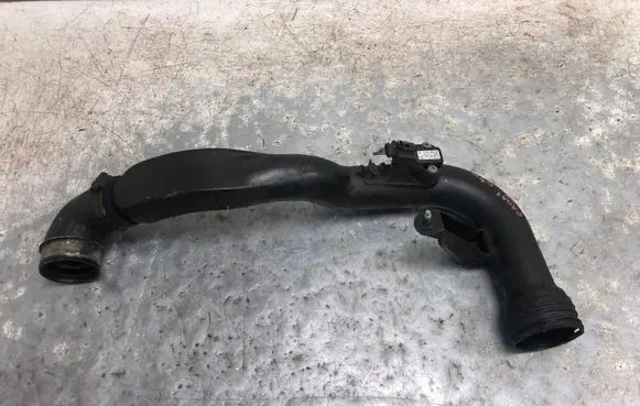Volkswagen PASSAT B5.5 Intercooler hose/pipe 8E0145762B 038906051C