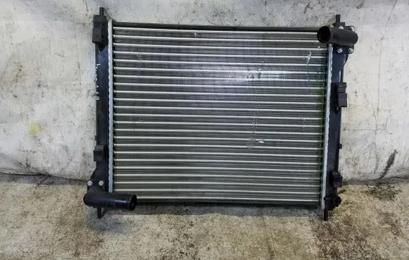 Nissan Juke I F15 Coolant radiator