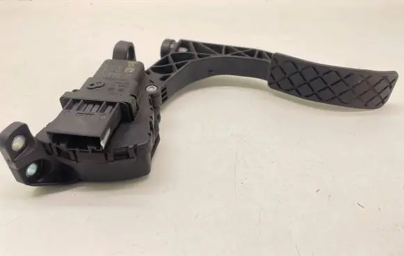 Audi A6 S6 C6 4F Accelerator throttle pedal 4F1723523A 6PV00898404