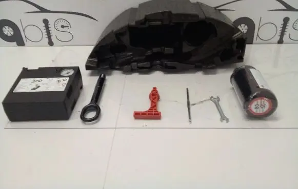 Porsche Cayenne (9Y0 9Y3) Tool box 9Y0012115 4H0605615 8R0012619