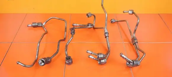 Volvo S80 Fuel injector supply line/pipe D5244T14