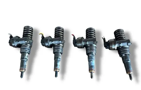 Volkswagen Golf V Fuel injector 0414720313 038130073BN