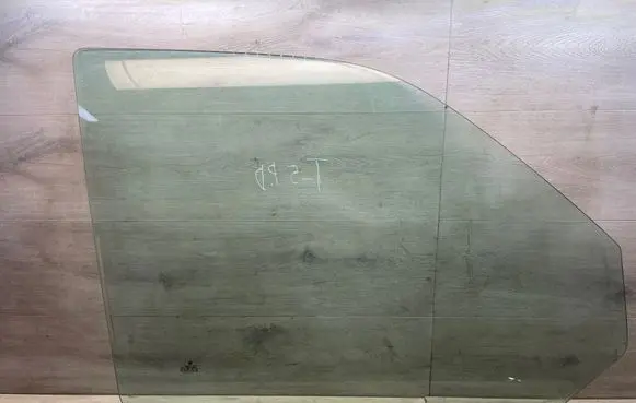 Volkswagen Transporter - Caravelle T5 Front door window glass four-door 43R001100 DOT249M24AS2
