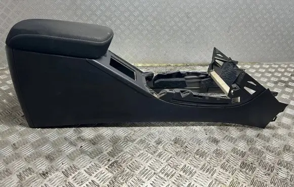 Toyota RAV 4 (XA30) Center console