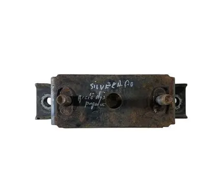 Chevrolet Silverado Gearbox mount 84460900 812777350