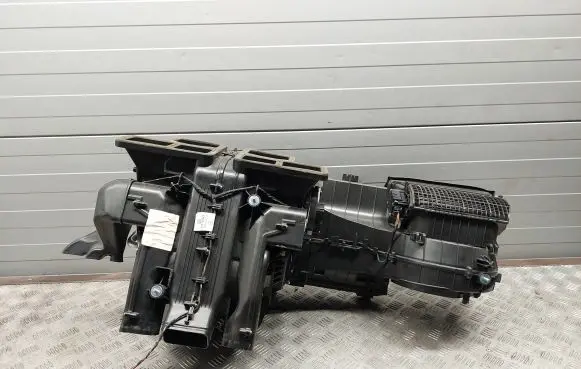 Mercedes-Benz GLA W156 X156 Interior heater climate box assembly A2468301600